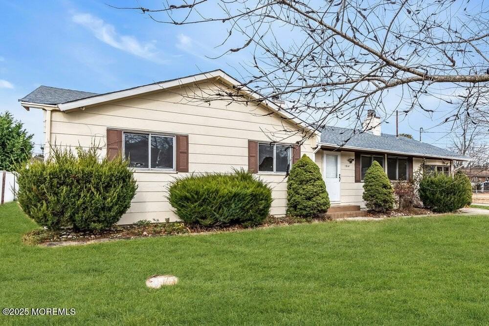 1841 2nd Ave - Photo 4 of 48