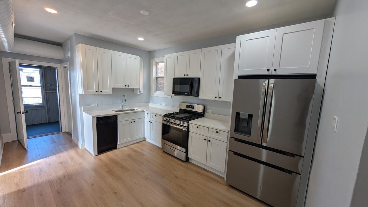 5028 West Lawrence Avenue #2 - Photo 6 of 17