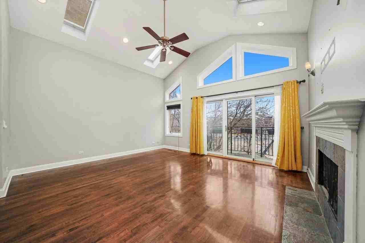 2430 West Iowa Street #3 - Photo 6 of 21