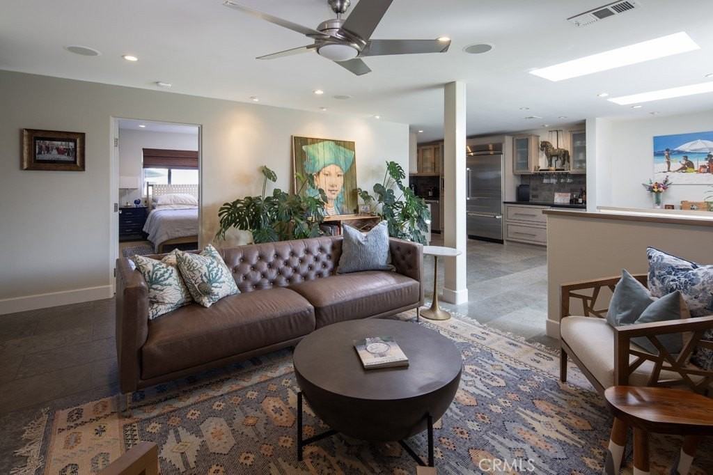 309 Marguerite Ave #C - Photo 3 of 15