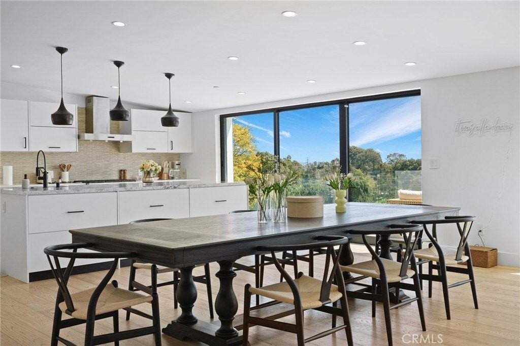 1812 Navy St - Photo 6 of 25