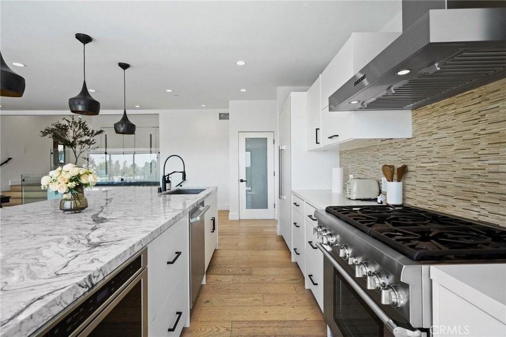 1812 Navy St - Photo 7 of 25