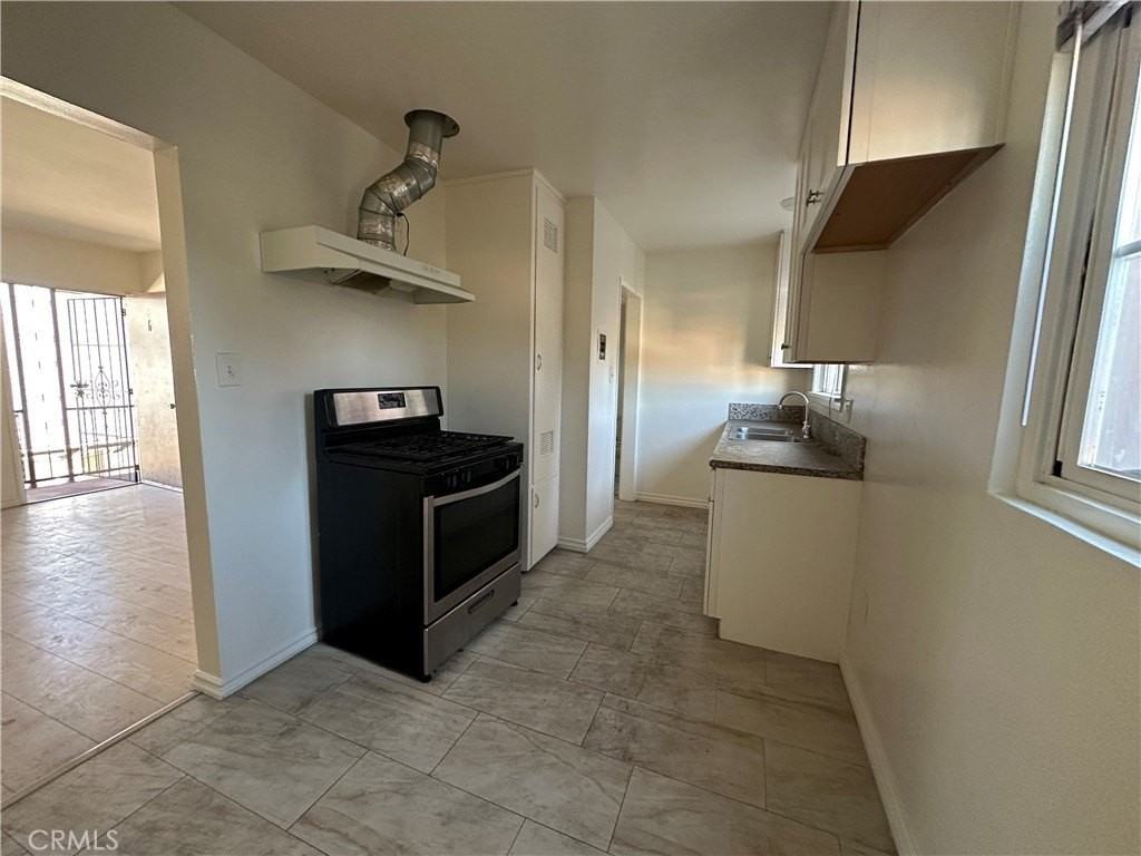 253 East Villa Street #6 - Photo 3 of 7