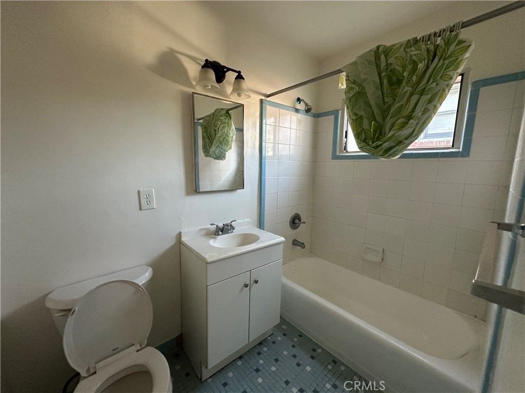 253 East Villa Street #6 - Photo 5 of 7