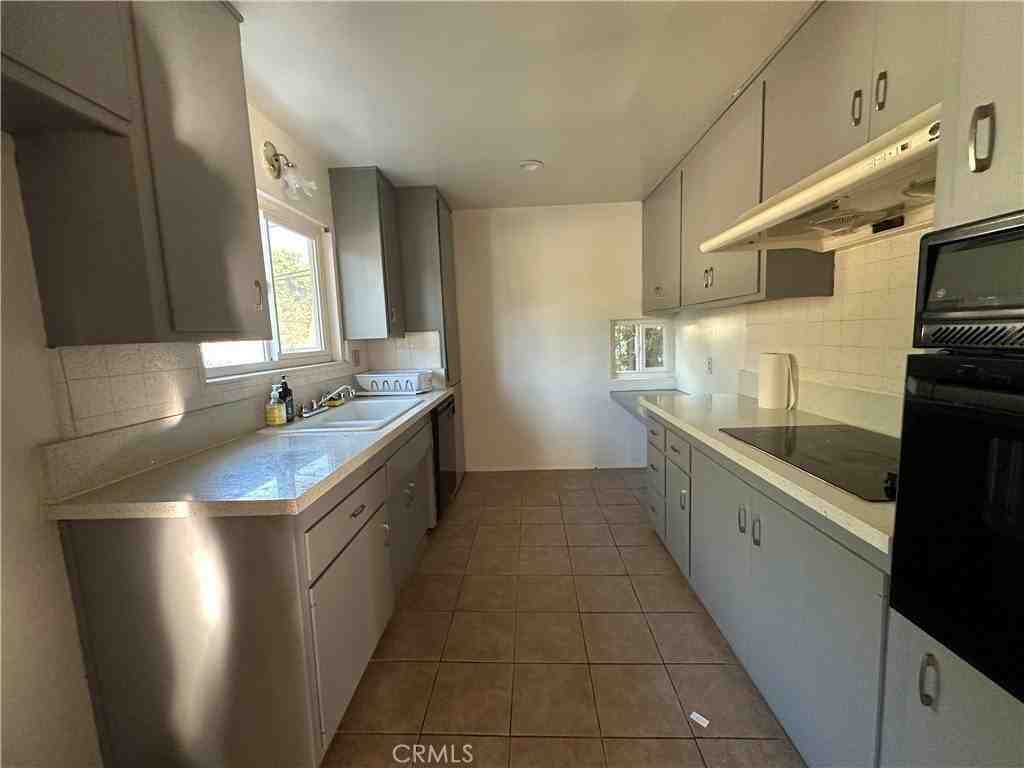 1628 Huntington Drive #10 - Photo 7 of 12