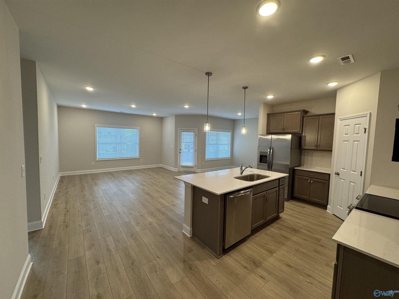 122 Burdine St - Photo 4 of 25