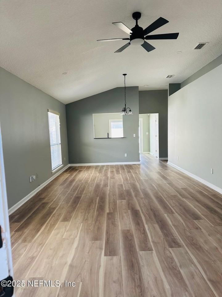 4070 Pebble Brooke Cir - Photo 4 of 15