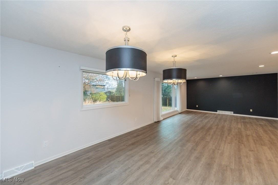 2500 Deborah Dr - Photo 6 of 42