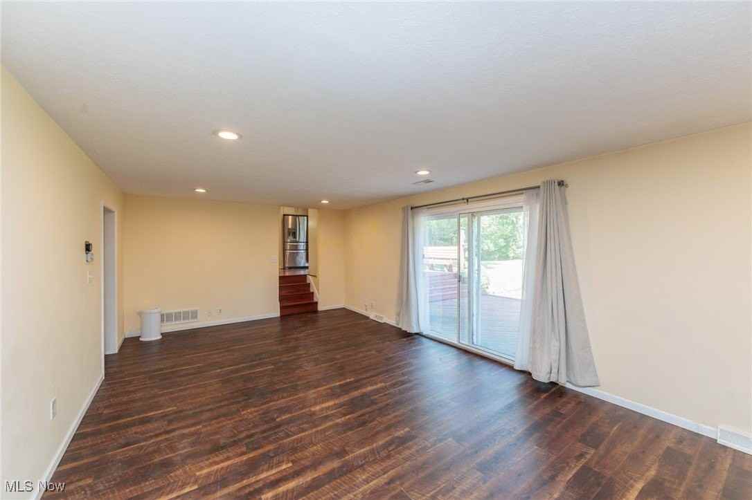 25111 S Woodland Rd - Photo 5 of 50