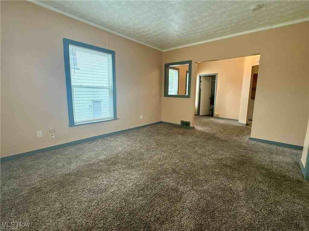 993 Concord Ave - Photo 2 of 13