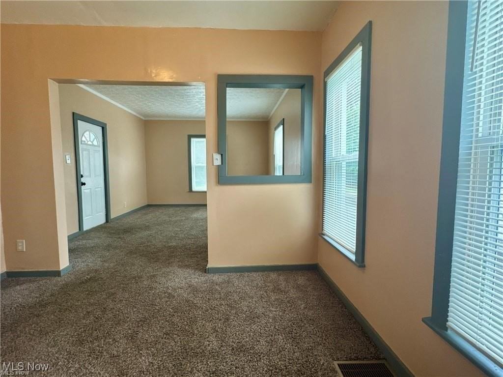 993 Concord Ave - Photo 5 of 13