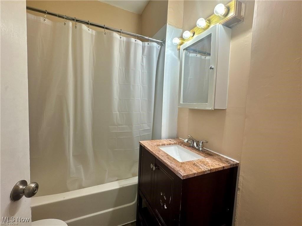 993 Concord Ave - Photo 6 of 13