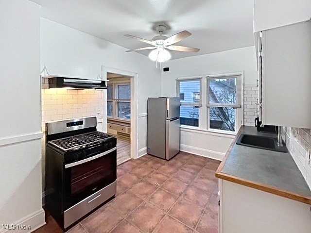 3365 E Scarborough Rd Unit 2 #2 - Photo 4 of 28