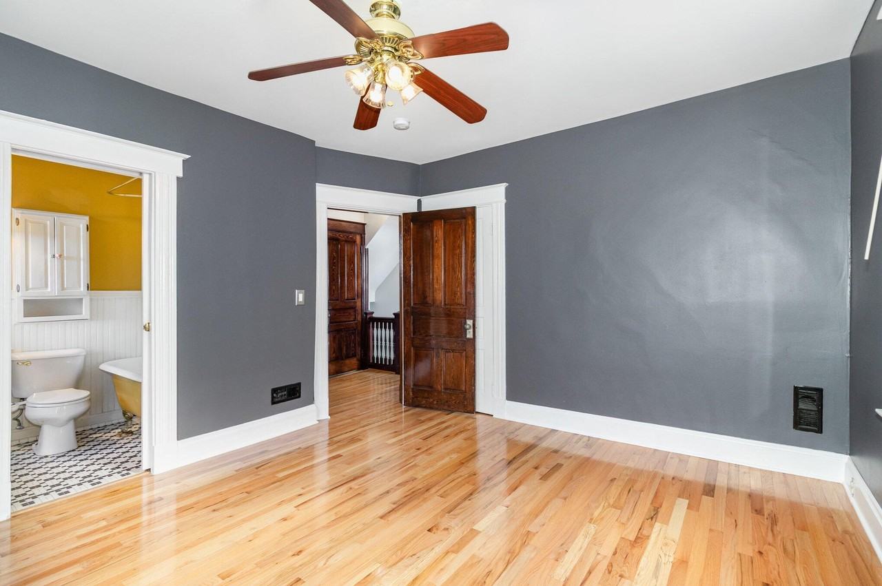 1030 Vine St - Photo 7 of 17