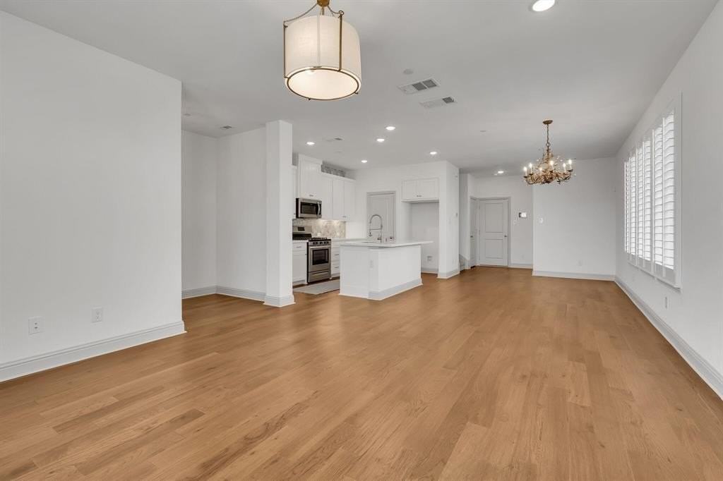 1024 Homestead Way - Photo 4 of 24