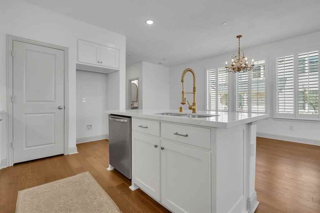 1024 Homestead Way - Photo 7 of 24