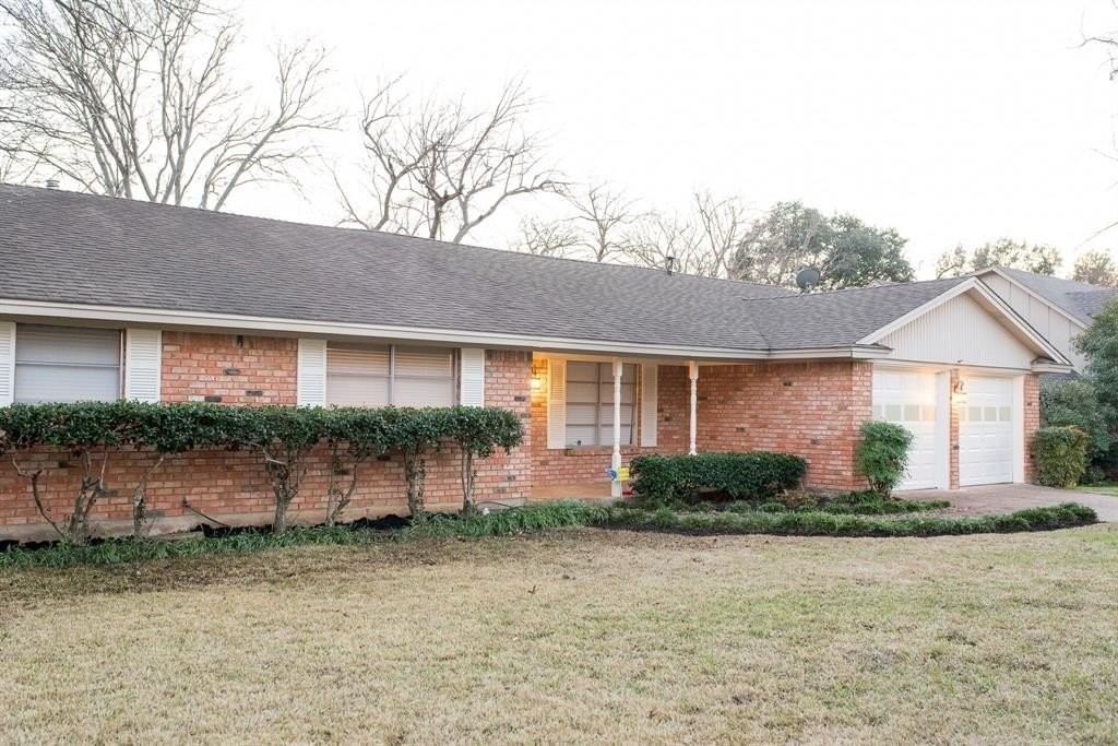 3609 Glenmont Drive - Photo 5 of 29