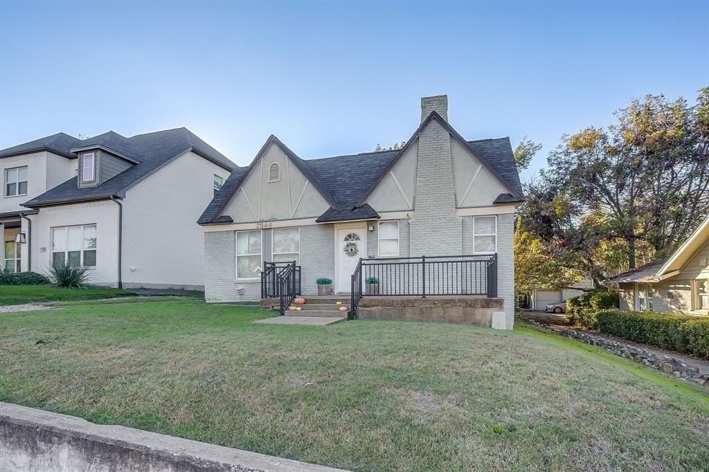 2544 S University Dr - Photo 2 of 22