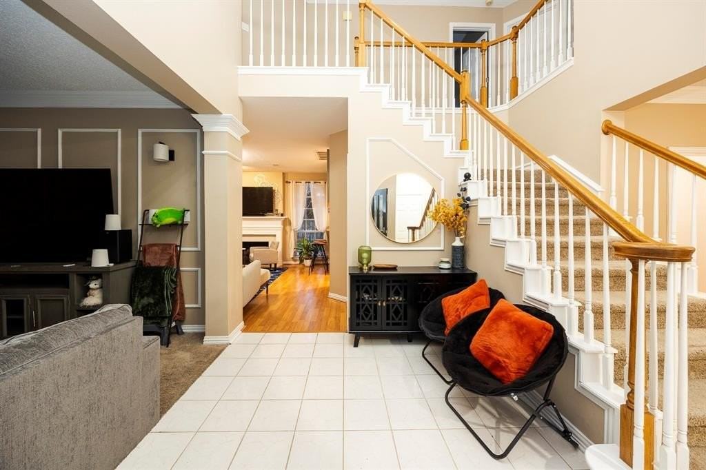 2106 Hunter Place Ln - Photo 3 of 39