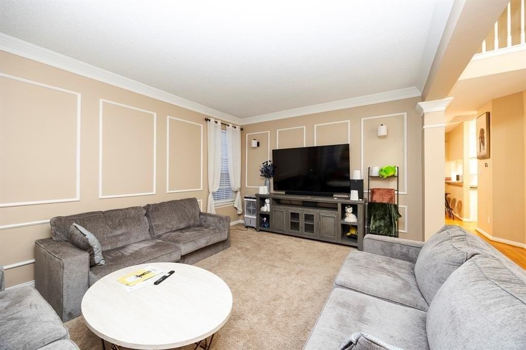 2106 Hunter Place Ln - Photo 5 of 39