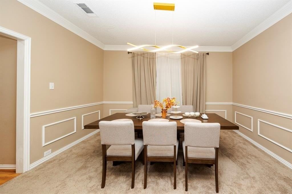 2106 Hunter Place Ln - Photo 7 of 39