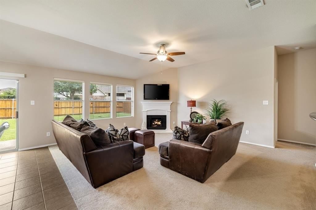 5640 Lincolnwood Dr - Photo 4 of 34