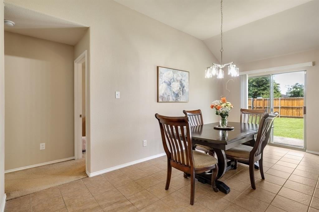 5640 Lincolnwood Dr - Photo 7 of 34