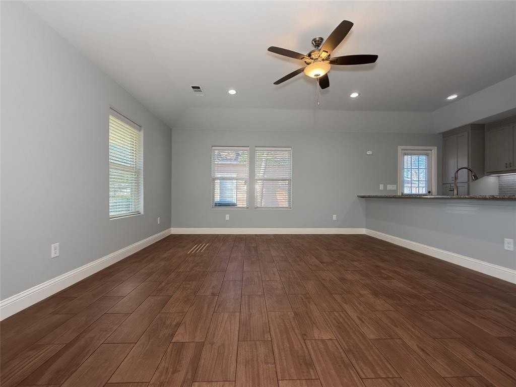 115 Munson Street - Photo 4 of 22