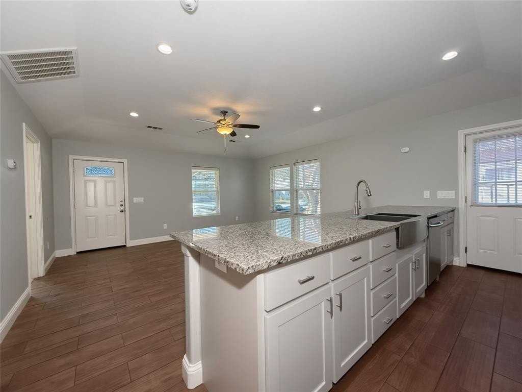 115 Munson Street - Photo 7 of 22