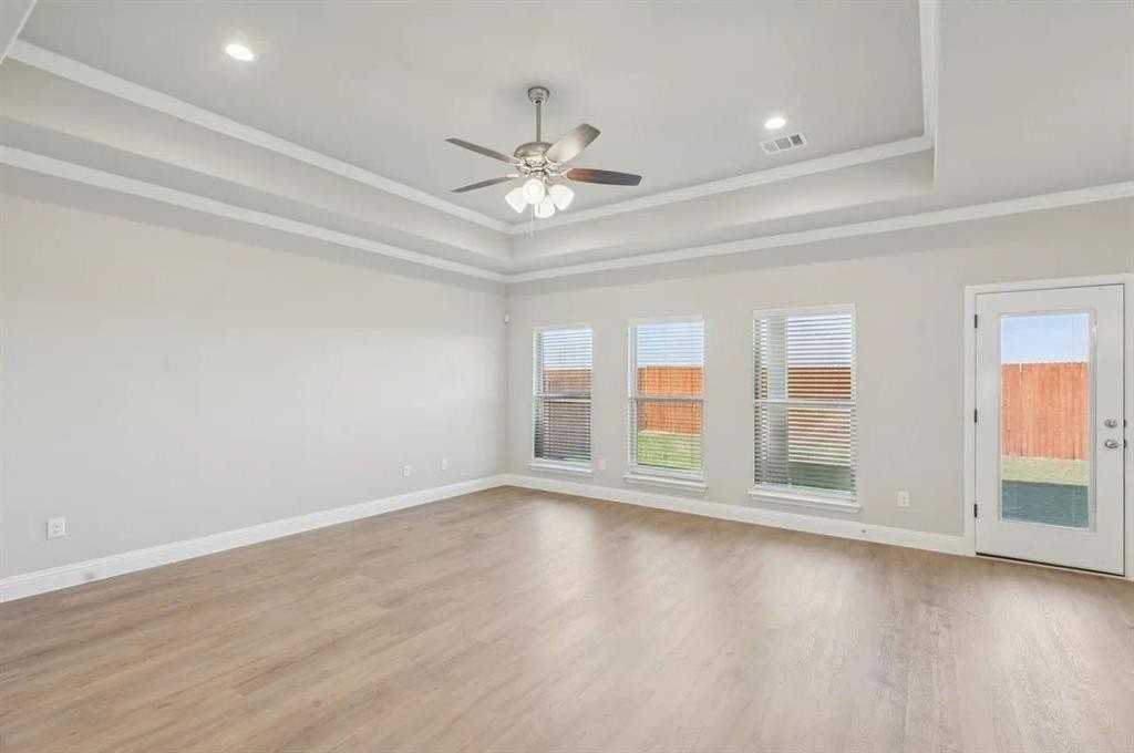 1033 Nighthawk Trl - Photo 4 of 31