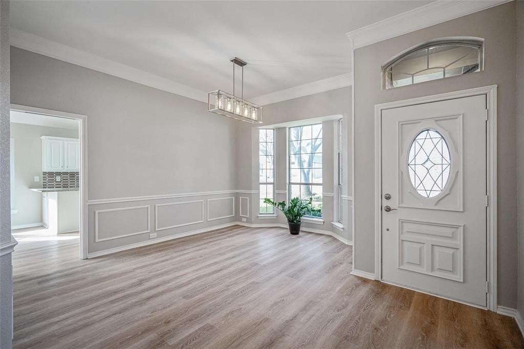 1006 Merribrook Ln - Photo 2 of 29