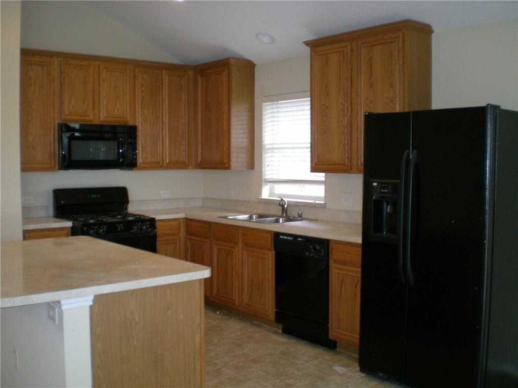 112 Birdbrook Dr - Photo 3 of 9