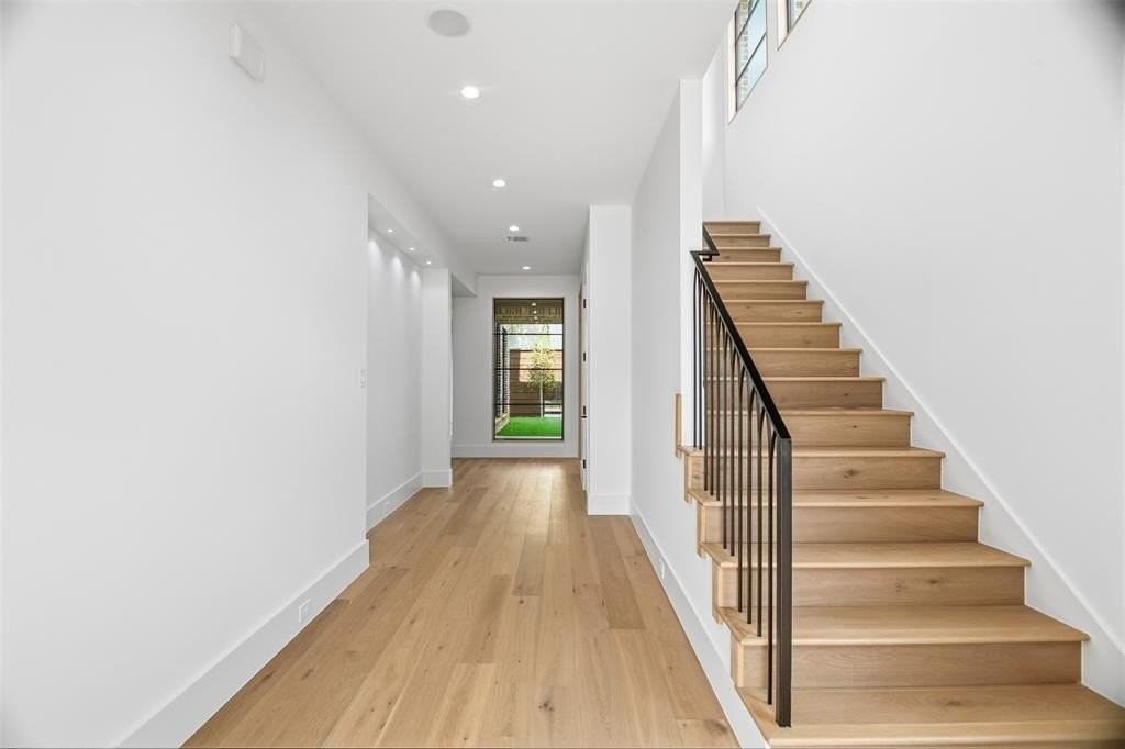 4929 Newmore Ave - Photo 3 of 18