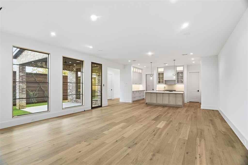 4929 Newmore Ave - Photo 5 of 18