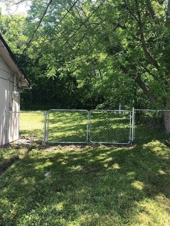 504 Chinner St - Photo 3 of 11