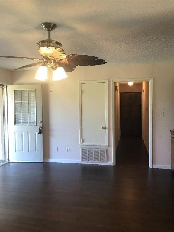 504 Chinner St - Photo 6 of 11