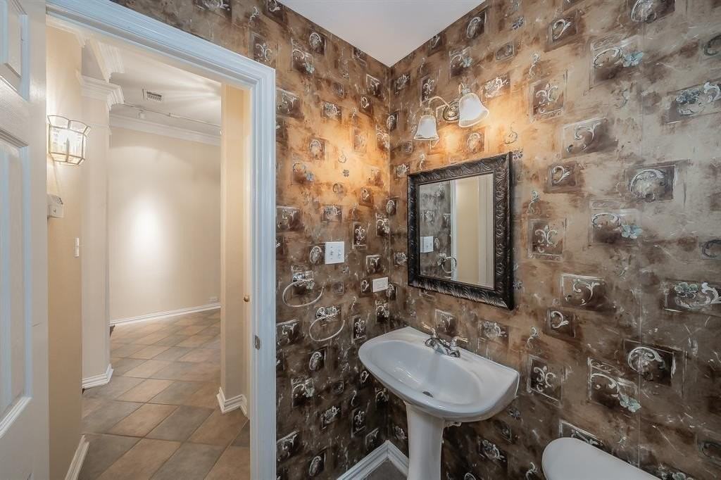 2306 Bear Run Rd - Photo 5 of 40