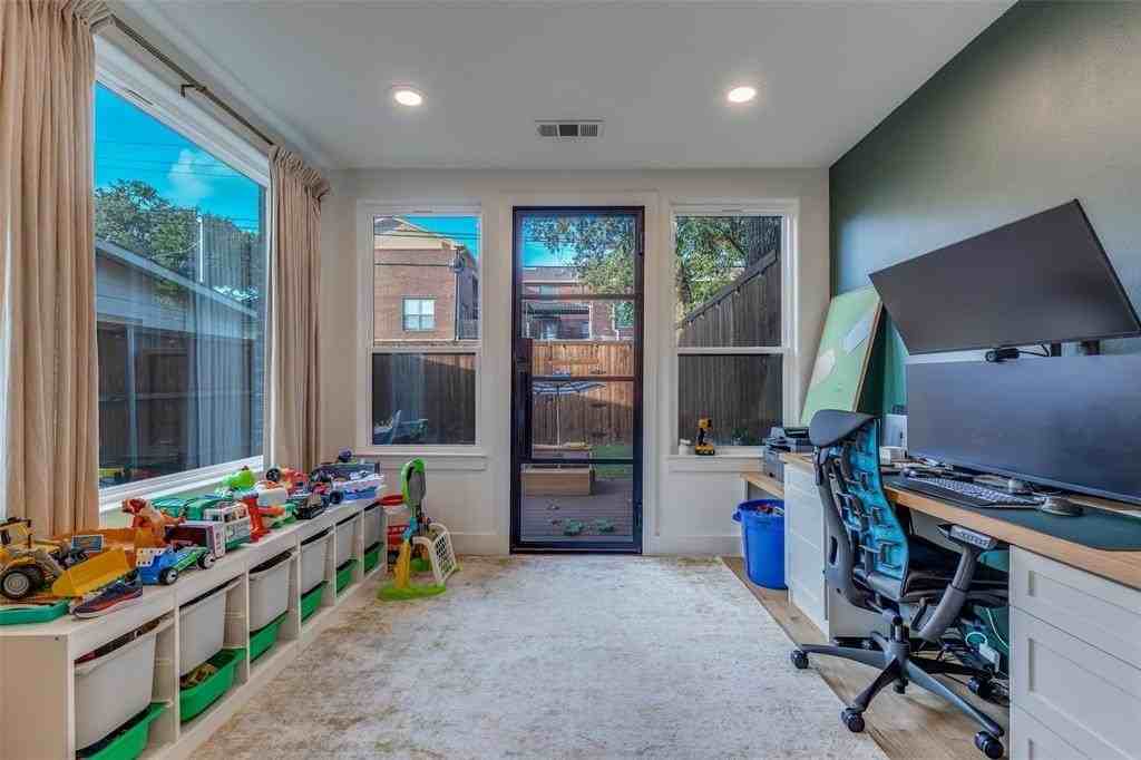 3428 Asbury St - Photo 2 of 13