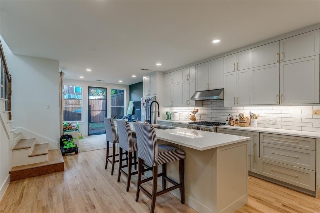 3428 Asbury St - Photo 3 of 13