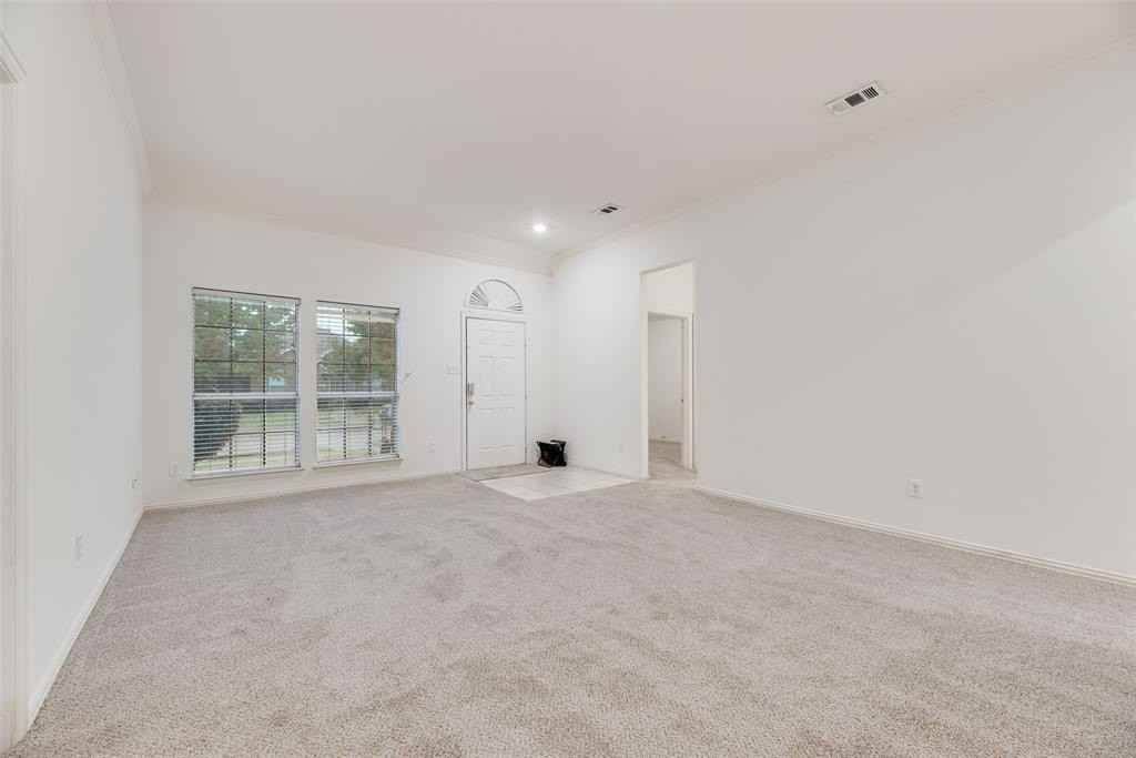 5628 Phoenix Dr - Photo 7 of 33