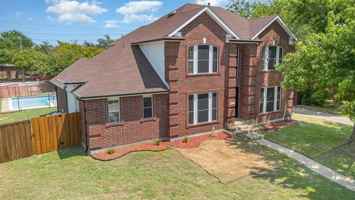 featured image of 4610 Clay Drive