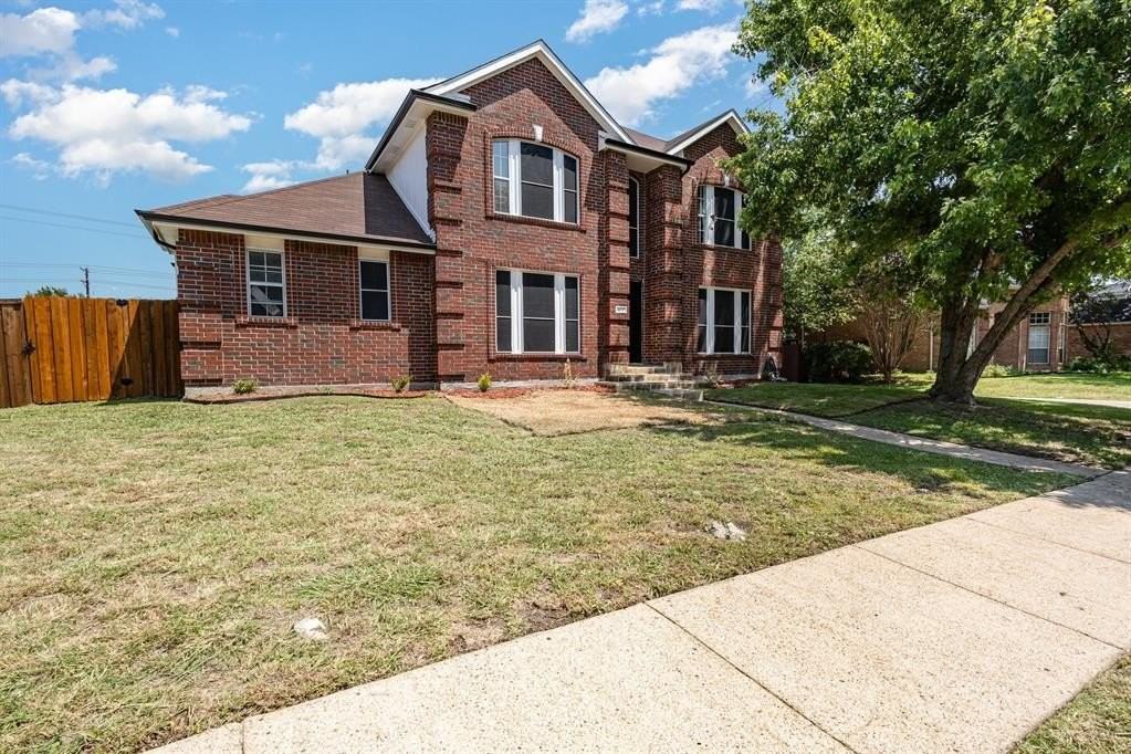 4610 Clay Dr - Photo 3 of 36