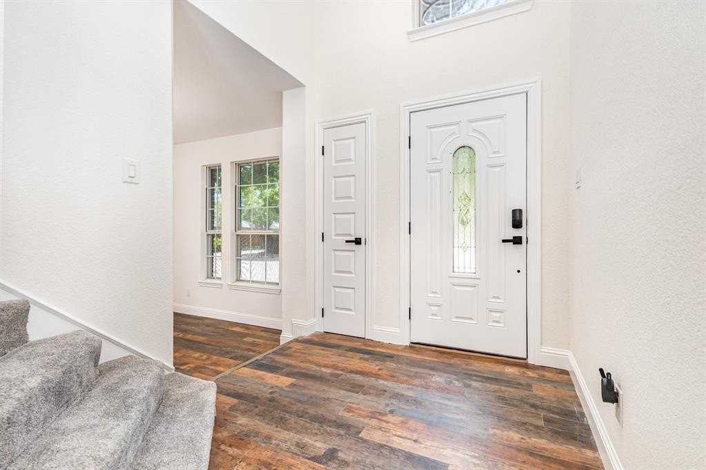 4610 Clay Dr - Photo 5 of 36