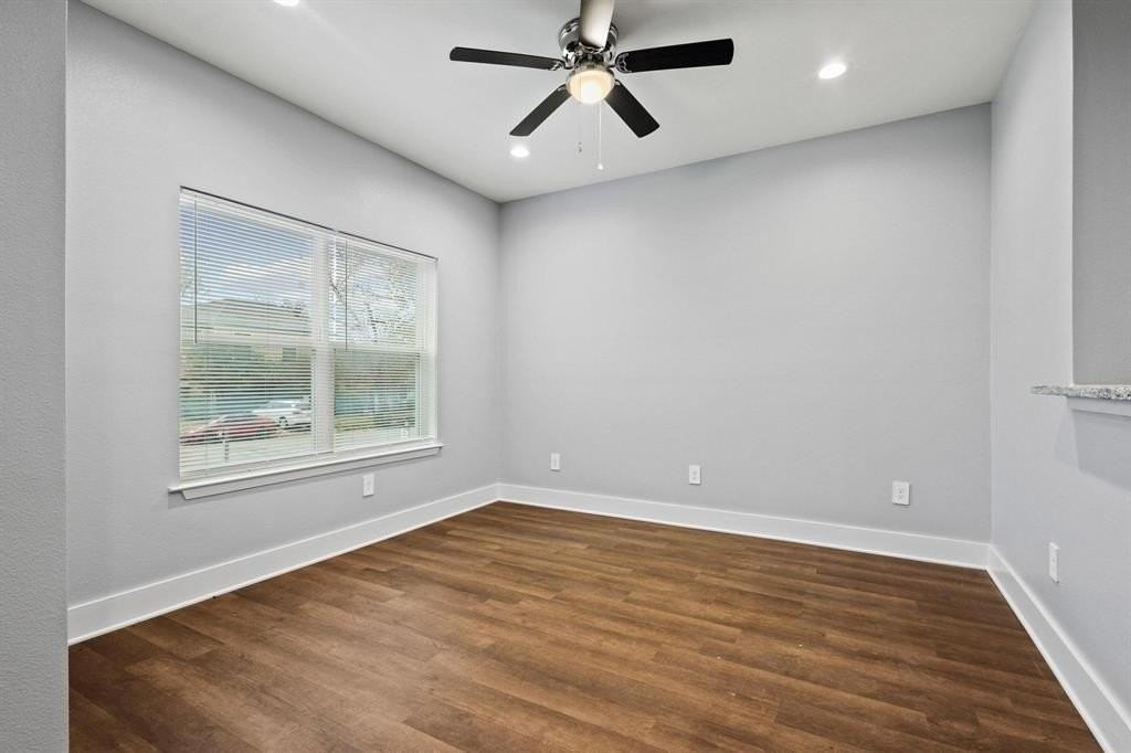 724 W Gandy St - Photo 6 of 31