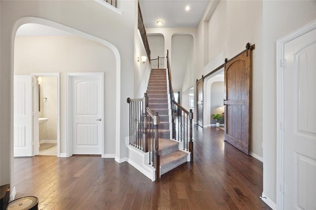 216 Equestrian Rd - Photo 3 of 26