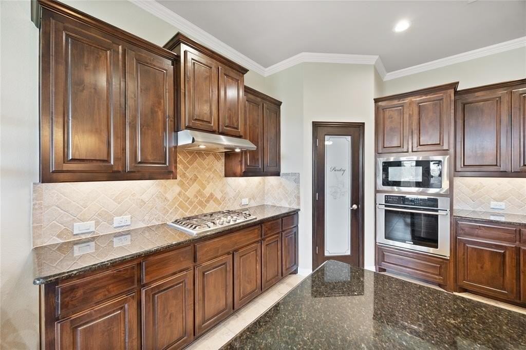 216 Equestrian Rd - Photo 5 of 26