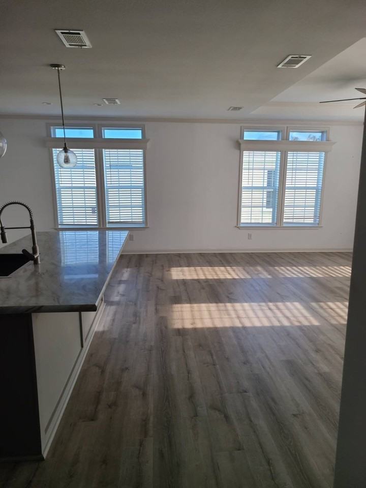 7037 Xander Ct - Photo 6 of 39