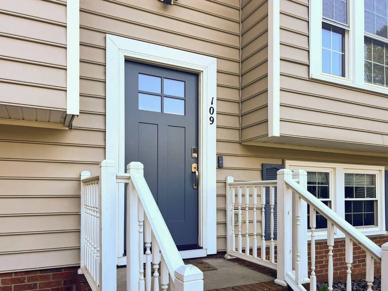 109 Carmel Woods Ct - Photo 2 of 18