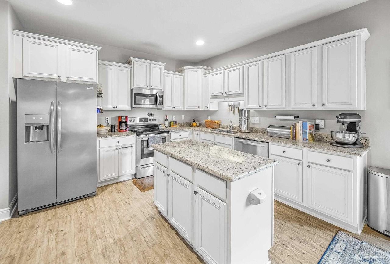 2544 Caldwell Cir - Photo 3 of 28