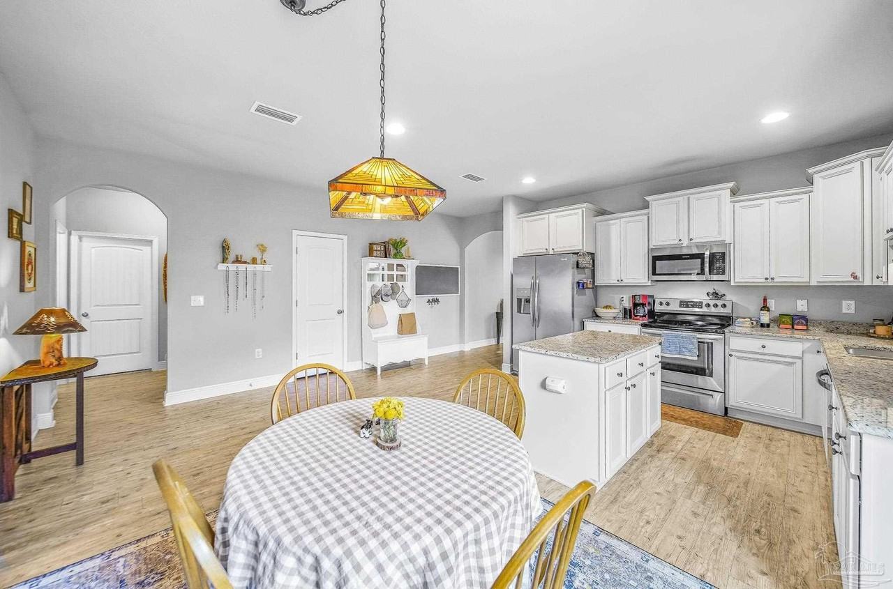 2544 Caldwell Cir - Photo 4 of 28